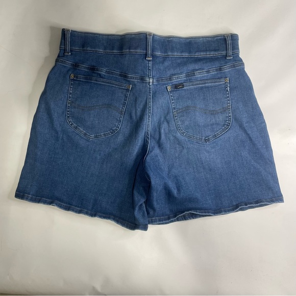 Lee Denim Shorts Size 18 - Classic Blue, Stylish & Comfortable Comfort Fit - Picture 7 of 9